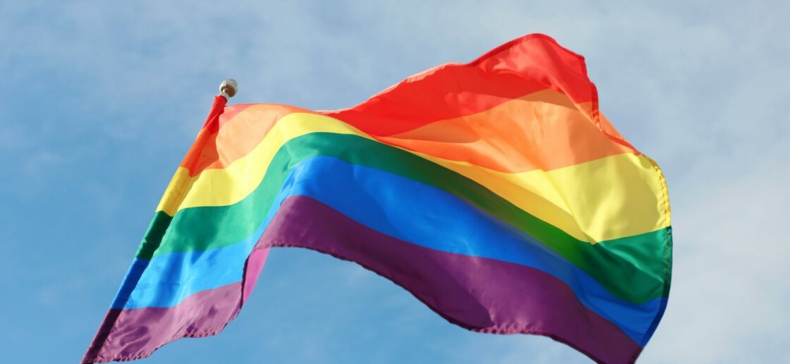 Que signifie le drapeau LGBT ?